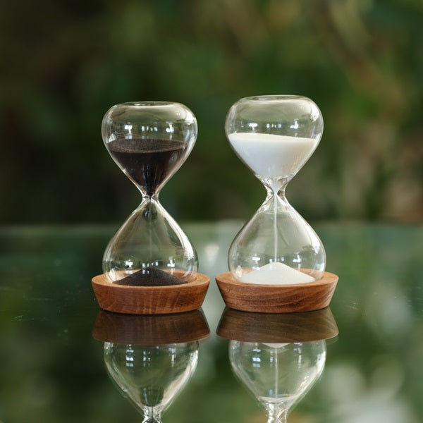 5 Minute Glass Timer with Black or White Sand