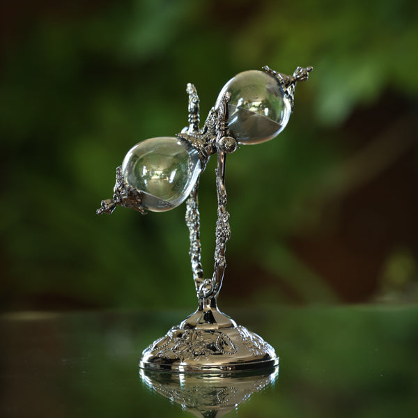 Black Vintage Rose Rotating 15-Minute Hourglass