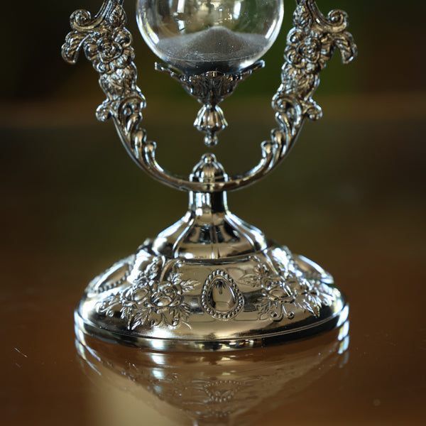 Black Vintage Rose Rotating 15-Minute Hourglass