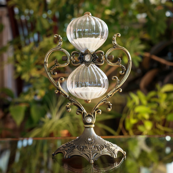 Heart Vintage Style Rotating Hourglass